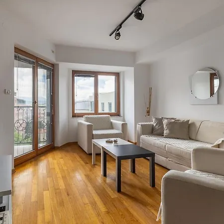 Apartment Prime In Debar Maalo